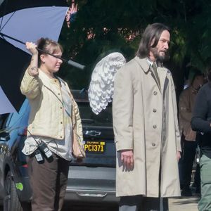Schräg: Keanu Reeves dreht neue Komödie im Engelskostüm