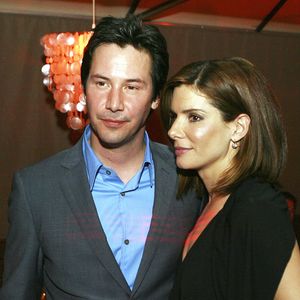 Keanu Reeves unterstützt Sandra Bullock nach Tod von Bryan