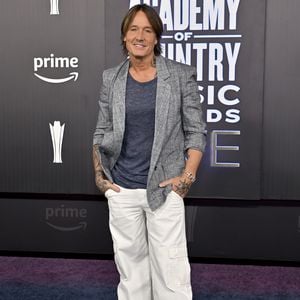 Nach Scheidung: Keith Urban geht allein über den Red Carpet