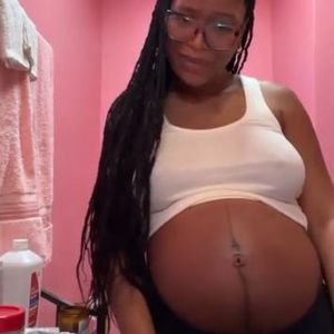 Kein Foodbaby: Schwangere Keke Palmer präsentiert Babykugel