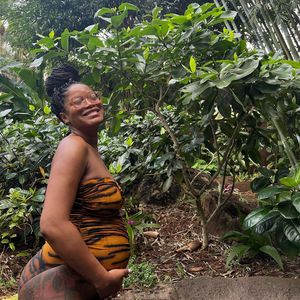Süße Urlaubsgrüße: Keke Palmer präsentiert ihre Babykugel
