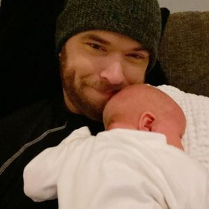 Kurz nach Geburt: Kellan Lutz teilt erstes Foto mit Tochter