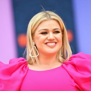 Rohre zugefroren: Kelly Clarkson musste ins Töpfchen machen