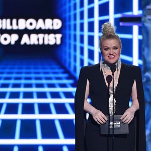 Kelly Clarkson moderiert wieder die Billboard Music Awards