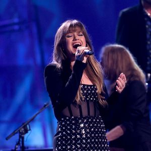 Kelly Clarkson ist emotional und körperlich überlastet