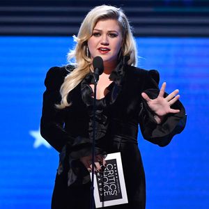 "Du musst dünn sein": Kelly Clarkson litt am Karriere-Anfang