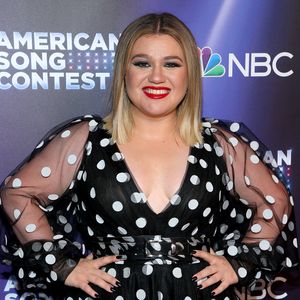 Kein Antrag: Kelly Clarkson will ihren Mädchennamen behalten