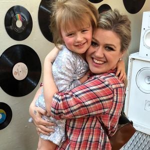Kelly Clarksons Tochter erlebt Tag als Mini-TV-Produzentin