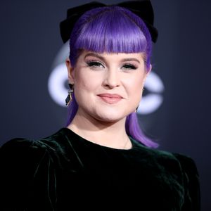 Kelly Osbourne ist das erste Mal mit ihrem Baby unterwegs!