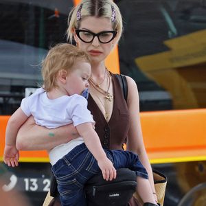 "Ständig erschöpft": Kelly Osbourne über das Leben als Mama