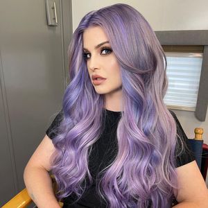 Kelly Osbourne begeistert Fans mit neuer Wallemähne in Lila