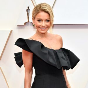 Kelly Ripa klagt über Gewichtszunahme nach Alkoholverzicht