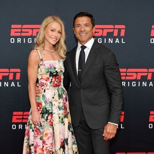 Kelly Ripa und Ehemann Mark scherzen über ihre Wechseljahre