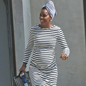 So leger kleidet sich Kelly Rowland in ihrer Schwangerschaft