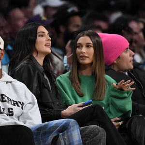 Das Bieber-Ehepaar hing am Wochenende mit Kendall Jenner ab