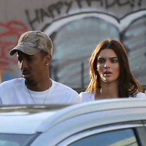 Heißes Lunch-Date: Kendall Jenner geht lieber oben ohne!