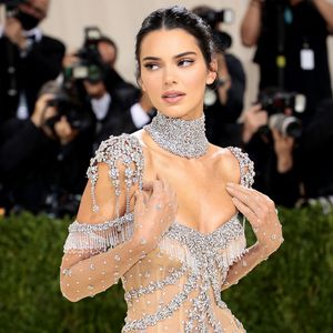 Unzensiert: Kendall Jenner posiert komplett nackt im Netz