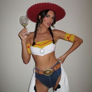 Sexy Cowgirl: Kendall Jenner verkleidet sich als Trickfigur