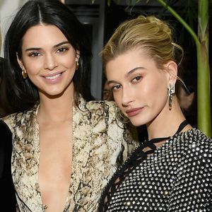 Kendall Jenner und Hailey Bieber legen eine Koch-Session ein