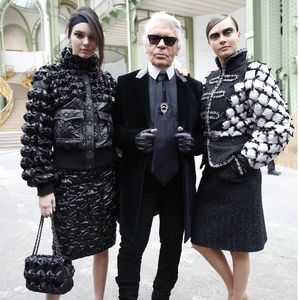 Cara Delevingne & Kendall Jenner: Hand in Hand in Paris!