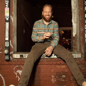Comedian Kenny DeForest (37) verstirbt nach E-Bike-Unfall