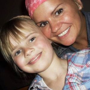 Zum 19.: Kerry Katona teilt Throwback-Pics von ihrer Tochter