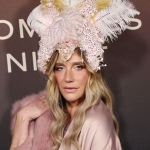 Kesha trägt ihre Plazenta als Schmuck immer bei sich