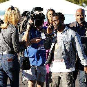 Nach seinem Autounfall dreht Kevin Hart jetzt schon wieder!