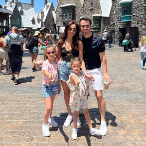 Total selten: Hier posiert Kevin Jonas mit seinen Töchtern!