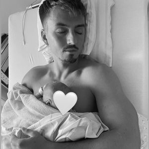Erstes Papafoto: Hier kuschelt Kevin Yanik mit seinem Sohn!