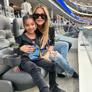 Khloé Kardashians Tochter True erlebt erstes Football-Spiel!