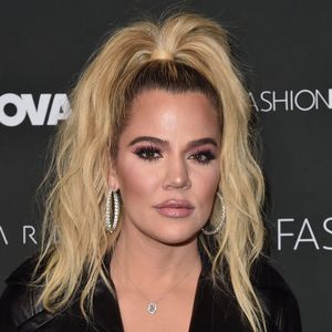 Vorwurf des Ex-Assistenten: Khloé Kardashian streitet es ab!