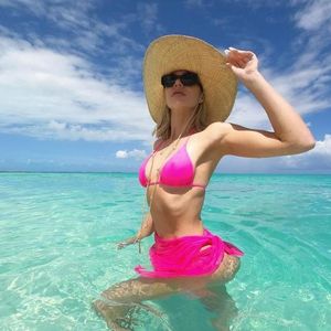 Bikini-Show geht weiter! Khloé Kardashian strahlt in Pink