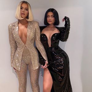 Boobs und Glitzer: Khloe und Kylie begeistern das Netz