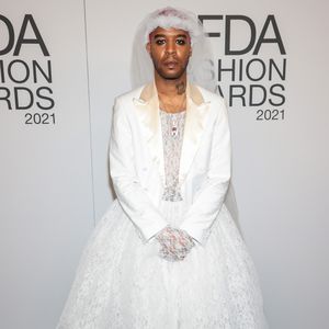 Bizarrer Look: Kid Cudi im Hochzeitskleid auf dem Red Carpet