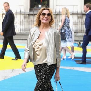 Kim Cattrall lässt sich mit Margarine füttern