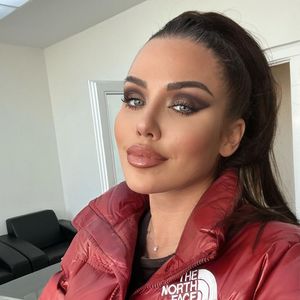 Versteckte schwangere Kim Gloss den Babybauch seit November?
