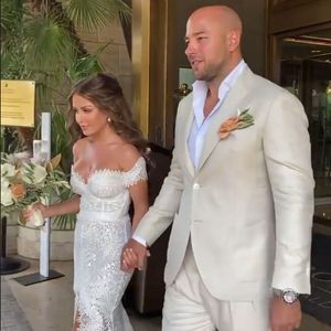 "Stolz": Kim Gloss teilt Throwback-Pics von ihrer Hochzeit