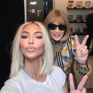 "Bob-Twins": Kim Kardashian albert mit Anna Wintour herum!