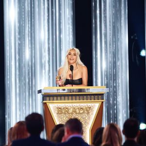 Netflix schneidet peinliche Buhrufe für Kim Kardashian raus!