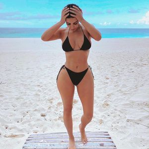 Kim Kardashian zeigt ihre Hammerkurven im knappen Bikini