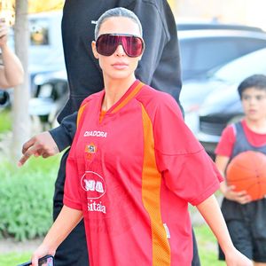 "Nicht vor den Kindern": Kim Kardashian tadelt Paparazzo