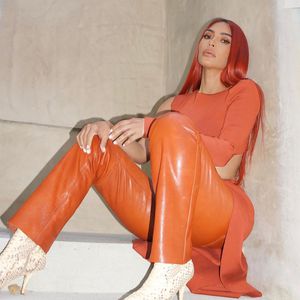 Rot oder braun: Welcher Hairstyle steht Kim K. besser?