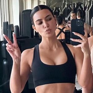 Kim Kardashian präsentiert sich ganz natürlich ohne Make-up!