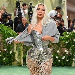 Deshalb trug Kim Kardashian auf der Met Gala einen Cardigan