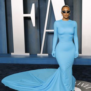 Kim Kardashians Oscar-Look: Fans sind von ihrem Stil genervt