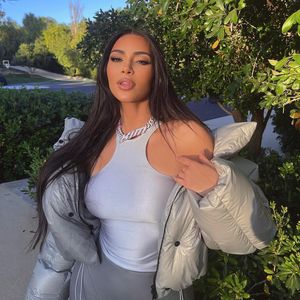 Schmalste Taille: Hat Kim K. beim Shooting etwa gemogelt?