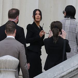 Todesangst: Kim Kardashian macht Aussage im Raub-Prozess