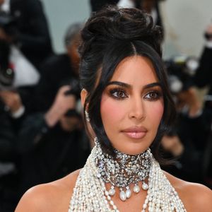 Stiehlt Kim Kardashian ihrer schwangeren Schwester die Show?