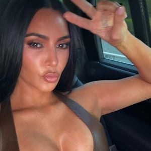 Fans begeistert: Kim Kardashian posiert im heißen Leder-Look